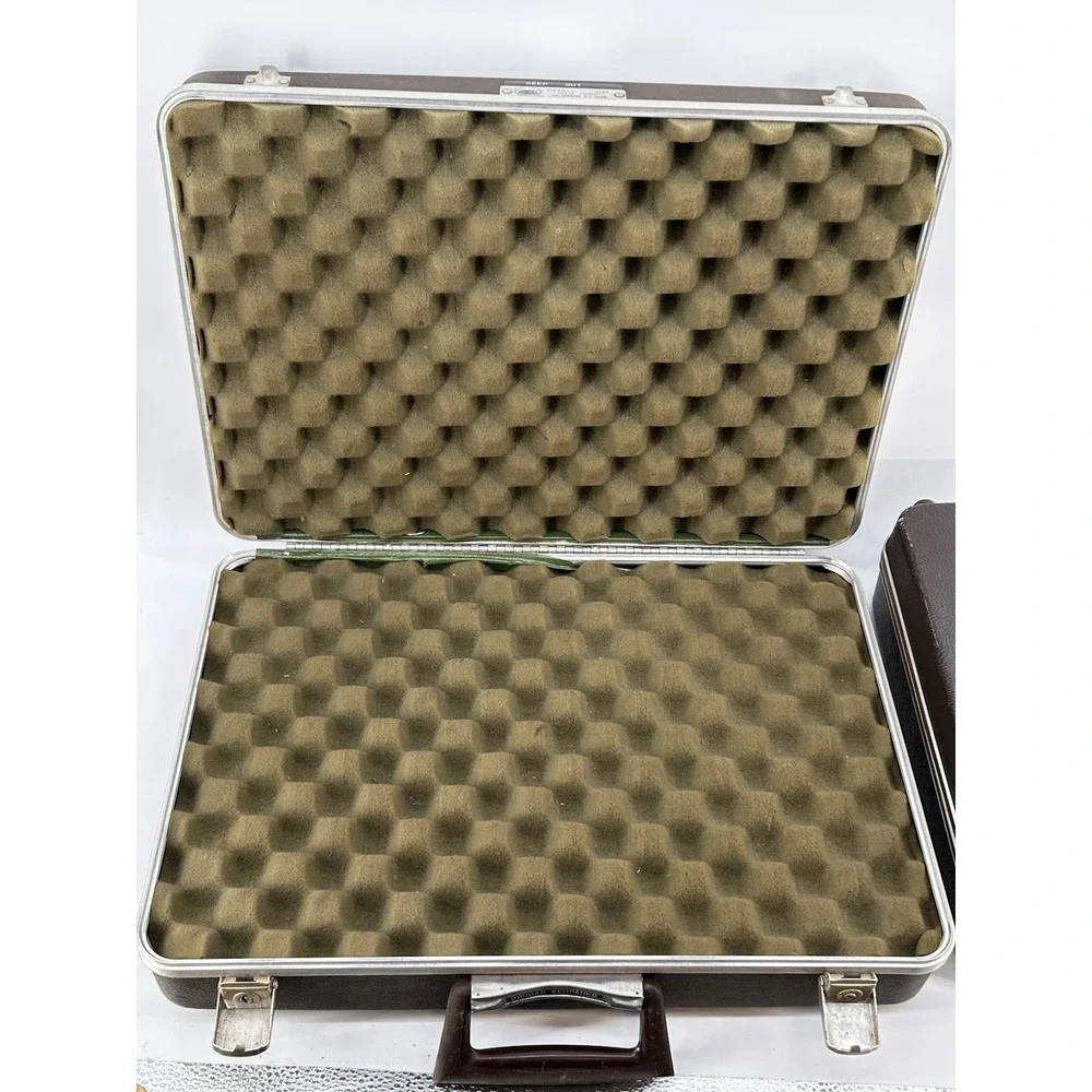 Vintage Challenger Padded Gun Equipment Hard Plastic Brief Case
